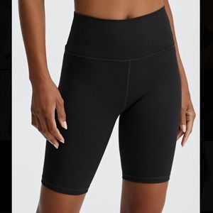 [NWT] Fabletics 9” High-waisted Bike Short